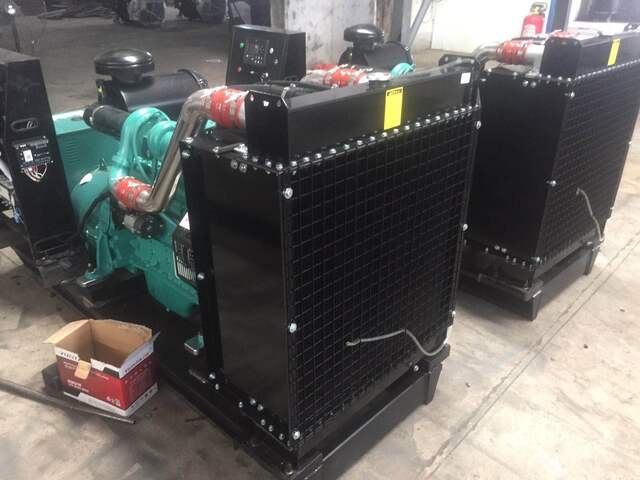 150KW Dongfeng Cummins diesel generator set